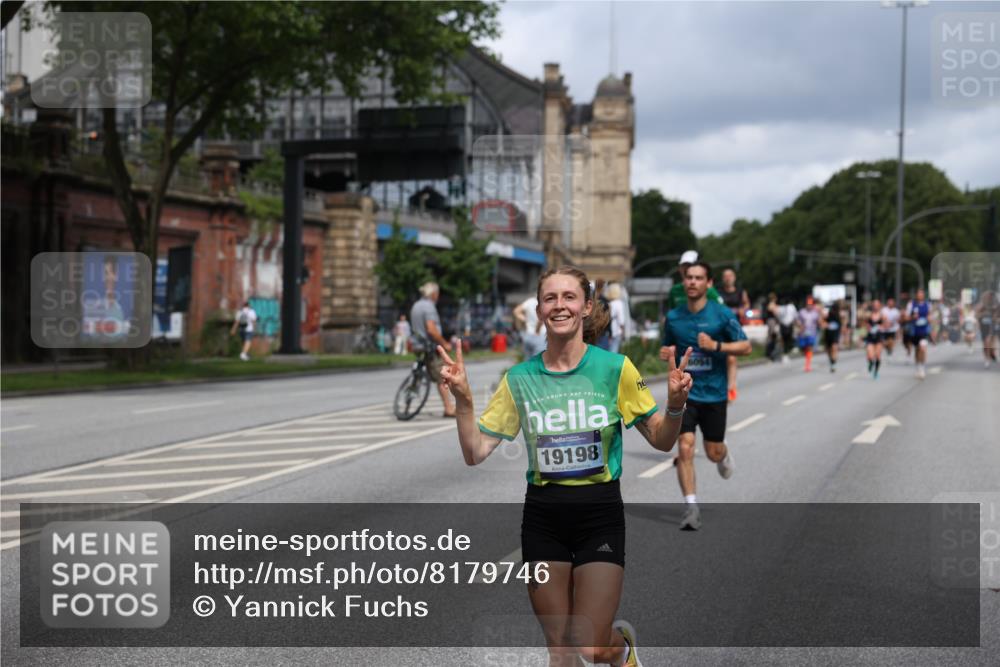 29.06.2025 - hella hamburg halbmarathon Yannick Fuchs http://msf.ph/oto/8179746 29.06.2025 10:42:46 20KM 1086, 1163, 1176, 1537, 1884, 1892, 1914, 2442, 3213, 4711, 5421, 6377, 6923, 7367, 8216, 8889, 8916, 9482, 9638, 9770, 10000, 11451, 11467, 12149, 12534, 12840, 14192, 14511, 14814, 14990, 15573, 15784, 15917, 15981, 16094, 16269, 17007, 17127, 17982, 18251, 18815, 18923, 19198 meine-sportfotos.de