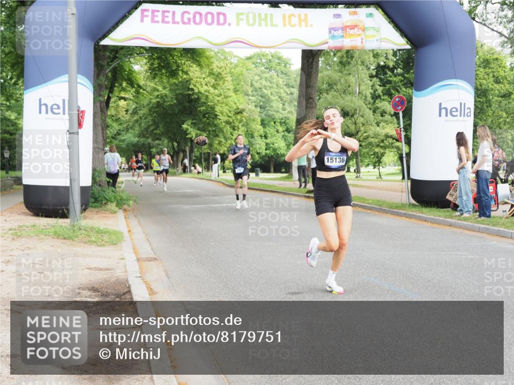 29.06.2025 - hella hamburg halbmarathon MichiJ http://msf.ph/oto/8179751 29.06.2025 10:17:06 Zwischen KM18-KM19 9079, 9097, 12341, 15136 meine-sportfotos.de