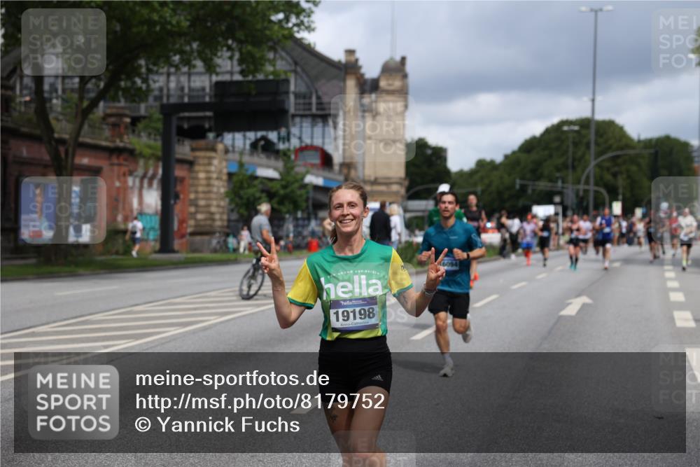 29.06.2025 - hella hamburg halbmarathon Yannick Fuchs http://msf.ph/oto/8179752 29.06.2025 10:42:46 20KM 1086, 1163, 1176, 1537, 1884, 1892, 1914, 2442, 3213, 4711, 5421, 6377, 6923, 7367, 8216, 8889, 8916, 9482, 9638, 9770, 10000, 11451, 11467, 12149, 12534, 12840, 14192, 14511, 14814, 14990, 15573, 15784, 15917, 15981, 16094, 16269, 17007, 17127, 17982, 18251, 18815, 18923, 19198 meine-sportfotos.de