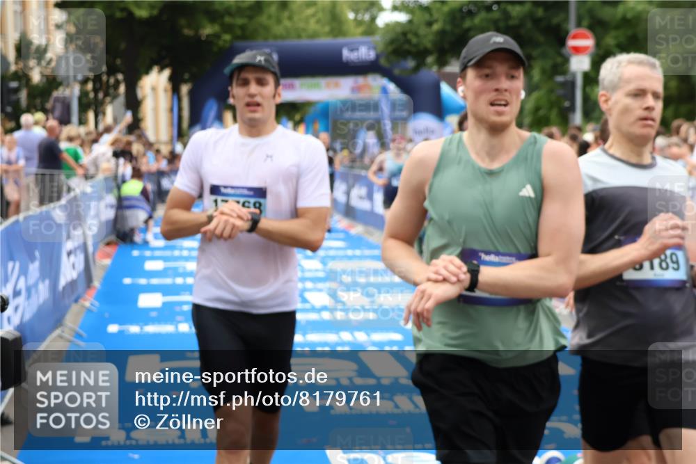 29.06.2025 - hella hamburg halbmarathon Zöllner http://msf.ph/oto/8179761 29.06.2025 10:30:11 Ziel 1758, 2689, 3189, 8190, 8323, 9634, 10270, 12308, 15507, 17768 meine-sportfotos.de