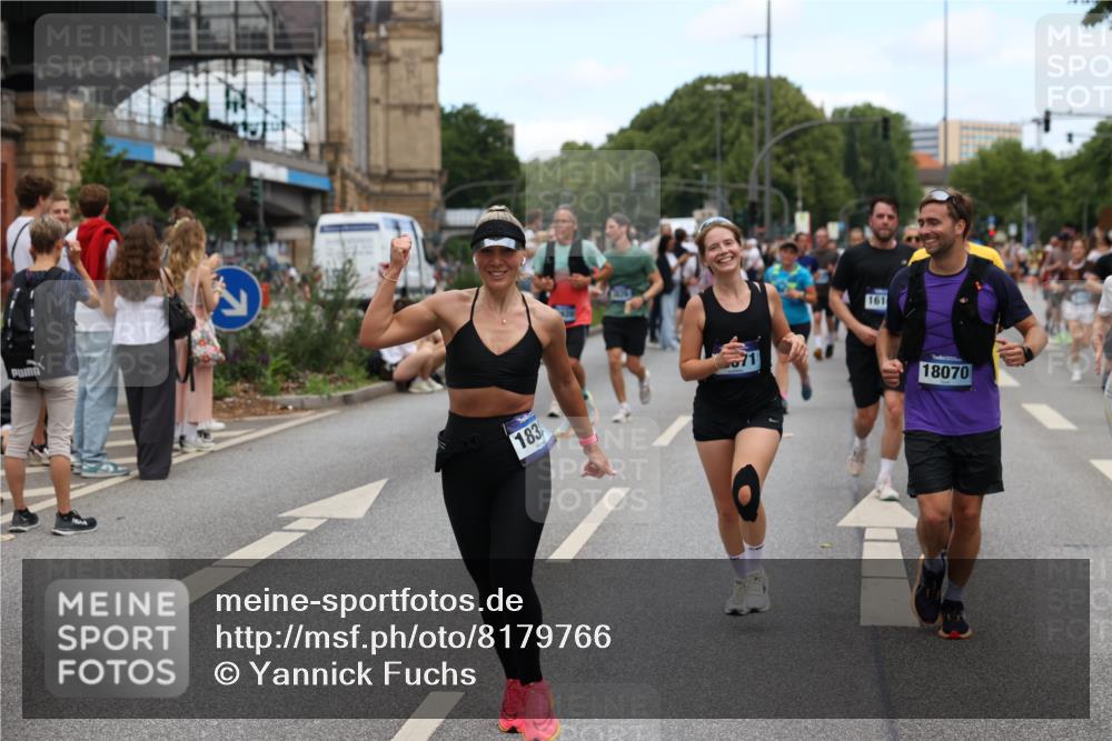 29.06.2025 - hella hamburg halbmarathon Yannick Fuchs http://msf.ph/oto/8179766 29.06.2025 11:20:41 20KM 1187, 1444, 2249, 2414, 3185, 3768, 3825, 3826, 4350, 5061, 6347, 7266, 7348, 7351, 8286, 9062, 9256, 9716, 9807, 10039, 12305, 12381, 12537, 12844, 12874, 13820, 14155, 14906, 15102, 15153, 15456, 16107, 16182, 16331, 16541, 16662, 16920, 17068, 18070, 18071, 18322, 18507, 18943 meine-sportfotos.de