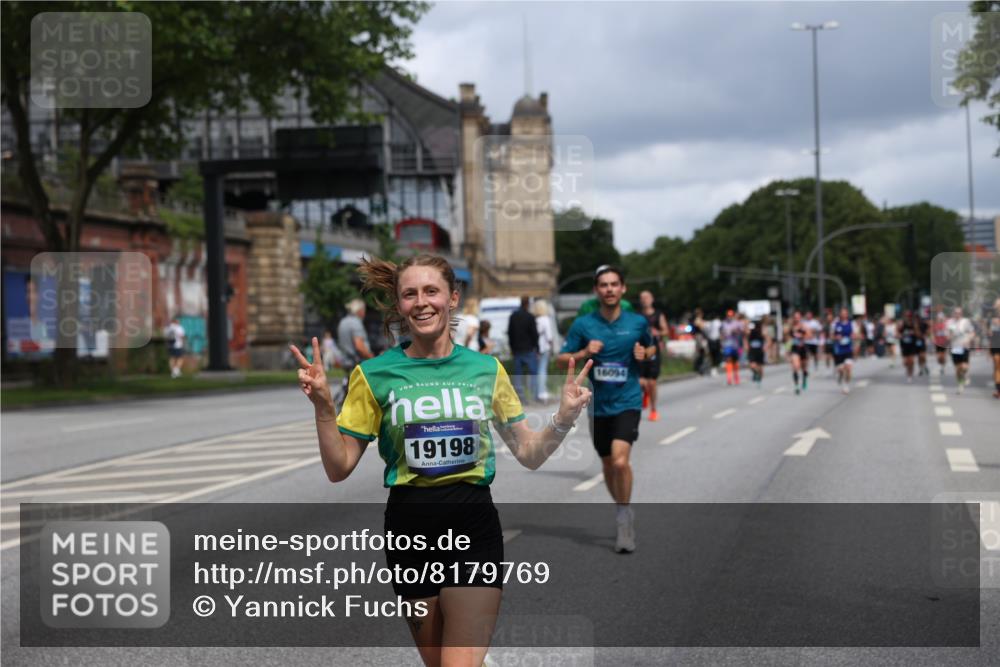29.06.2025 - hella hamburg halbmarathon Yannick Fuchs http://msf.ph/oto/8179769 29.06.2025 10:42:46 20KM 1086, 1163, 1176, 1537, 1884, 1892, 1914, 2442, 3213, 4711, 5421, 6377, 6923, 7367, 8216, 8889, 8916, 9482, 9638, 9770, 10000, 11451, 11467, 12149, 12534, 12840, 14192, 14511, 14814, 14990, 15573, 15784, 15917, 15981, 16094, 16269, 17007, 17127, 17982, 18251, 18815, 18923, 19198 meine-sportfotos.de