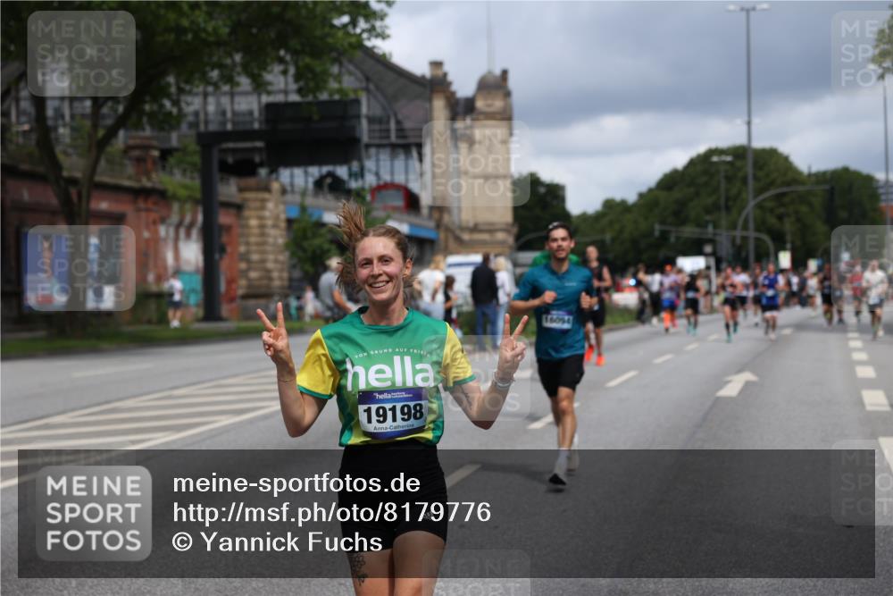 29.06.2025 - hella hamburg halbmarathon Yannick Fuchs http://msf.ph/oto/8179776 29.06.2025 10:42:46 20KM 1086, 1163, 1176, 1537, 1884, 1892, 1914, 2442, 3213, 4711, 5421, 6377, 6923, 7367, 8216, 8889, 8916, 9482, 9638, 9770, 10000, 11451, 11467, 12149, 12534, 12840, 14192, 14511, 14814, 14990, 15573, 15784, 15917, 15981, 16094, 16269, 17007, 17127, 17982, 18251, 18815, 18923, 19198 meine-sportfotos.de