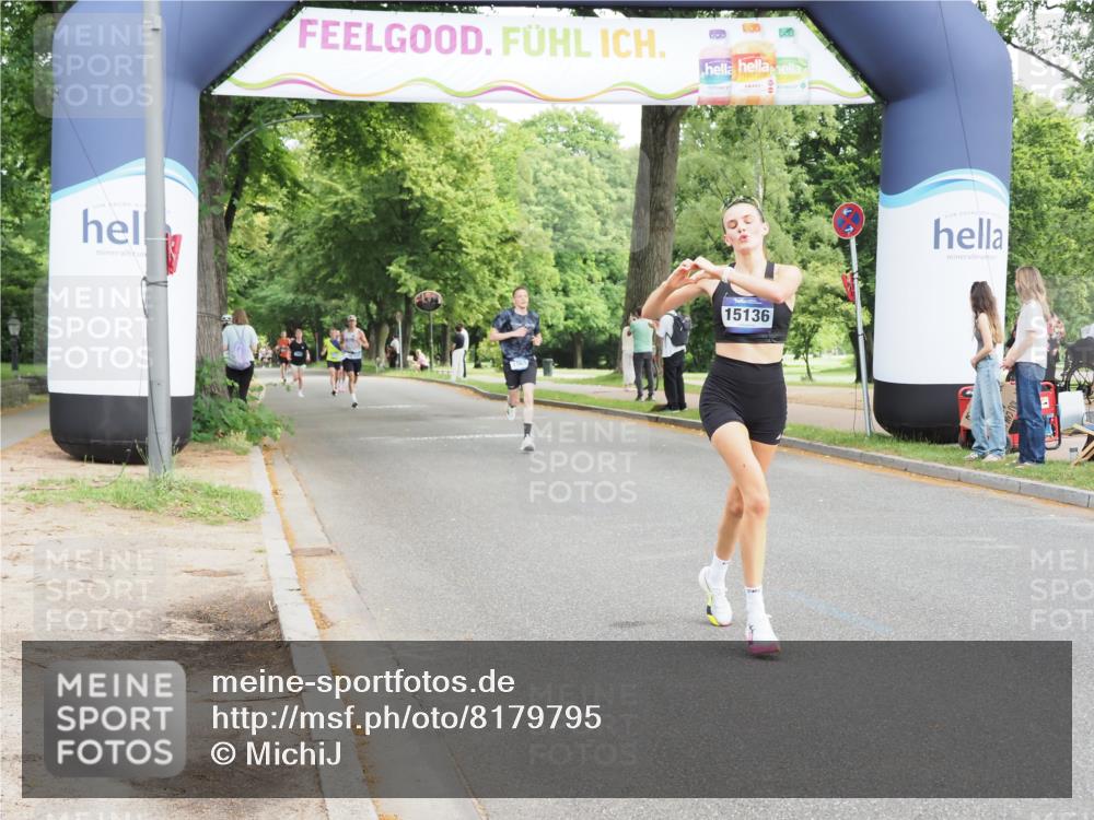 29.06.2025 - hella hamburg halbmarathon MichiJ http://msf.ph/oto/8179795 29.06.2025 10:17:07 Zwischen KM18-KM19 9079, 9097, 12341, 15136 meine-sportfotos.de