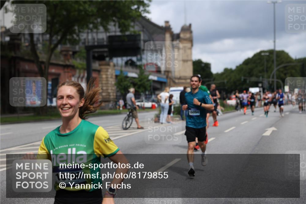 29.06.2025 - hella hamburg halbmarathon Yannick Fuchs http://msf.ph/oto/8179855 29.06.2025 10:42:46 20KM 1086, 1163, 1176, 1537, 1884, 1892, 1914, 2442, 3213, 4711, 5421, 6377, 6923, 7367, 8216, 8889, 8916, 9482, 9638, 9770, 10000, 11451, 11467, 12149, 12534, 12840, 14192, 14511, 14814, 14990, 15573, 15784, 15917, 15981, 16094, 16269, 17007, 17127, 17982, 18251, 18815, 18923, 19198 meine-sportfotos.de