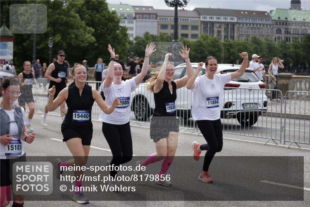 29.06.2025 - hella hamburg halbmarathon Jannik Wohlers http://msf.ph/oto/8179856 29.06.2025 11:09:35 Lombardsbrücke 1289, 1299, 1301, 1601, 2694, 2724, 2726, 3498, 3500, 4058, 5555, 5558, 6323, 6434, 8119, 9300, 10164, 11170, 11171, 11754, 11894, 12085, 12243, 13597, 13635, 13636, 13858, 13907, 14109, 14147, 14156, 14401, 14710, 15181, 15440, 15638, 15742, 16324, 16814, 16969, 17375 meine-sportfotos.de