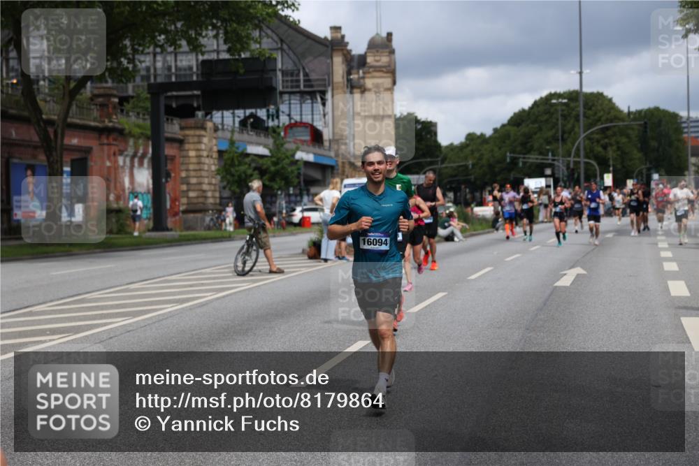 29.06.2025 - hella hamburg halbmarathon Yannick Fuchs http://msf.ph/oto/8179864 29.06.2025 10:42:47 20KM 1086, 1163, 1176, 1537, 1884, 1892, 1914, 2442, 3213, 4711, 5421, 6377, 6923, 7367, 8216, 8889, 8916, 9482, 9638, 9770, 10000, 11451, 11467, 12149, 12534, 12690, 12840, 14192, 14511, 14814, 14990, 15573, 15784, 15917, 15981, 16094, 16269, 17007, 17127, 17395, 17982, 18251, 18815, 18923, 19198 meine-sportfotos.de