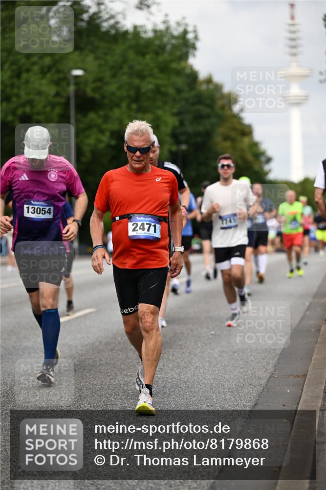29.06.2025 - hella hamburg halbmarathon Dr. Thomas Lammeyer http://msf.ph/oto/8179868 29.06.2025 10:10:20 Kennedybrücke 1229, 1830, 1842, 1936, 2471, 2624, 3062, 4169, 4542, 5431, 6014, 7741, 8049, 8290, 8744, 8909, 9917, 10214, 10781 meine-sportfotos.de