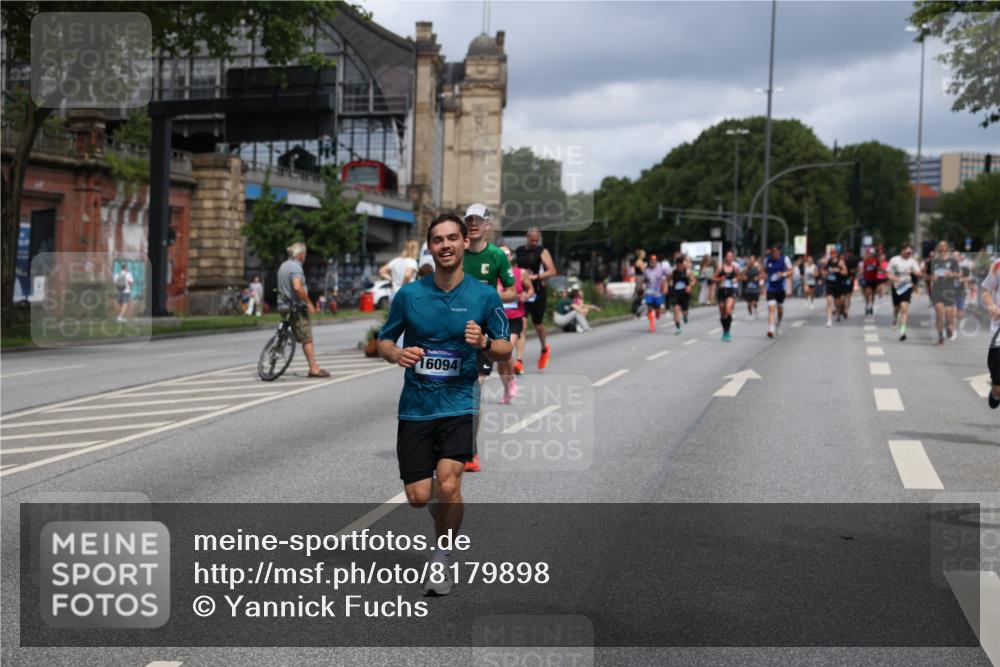 29.06.2025 - hella hamburg halbmarathon Yannick Fuchs http://msf.ph/oto/8179898 29.06.2025 10:42:47 20KM 1086, 1163, 1176, 1537, 1884, 1892, 1914, 2442, 3213, 4711, 5421, 6377, 6923, 7367, 8216, 8889, 8916, 9482, 9638, 9770, 10000, 11451, 11467, 12149, 12534, 12690, 12840, 14192, 14511, 14814, 14990, 15573, 15784, 15917, 15981, 16094, 16269, 17007, 17127, 17395, 17982, 18251, 18815, 18923, 19198 meine-sportfotos.de