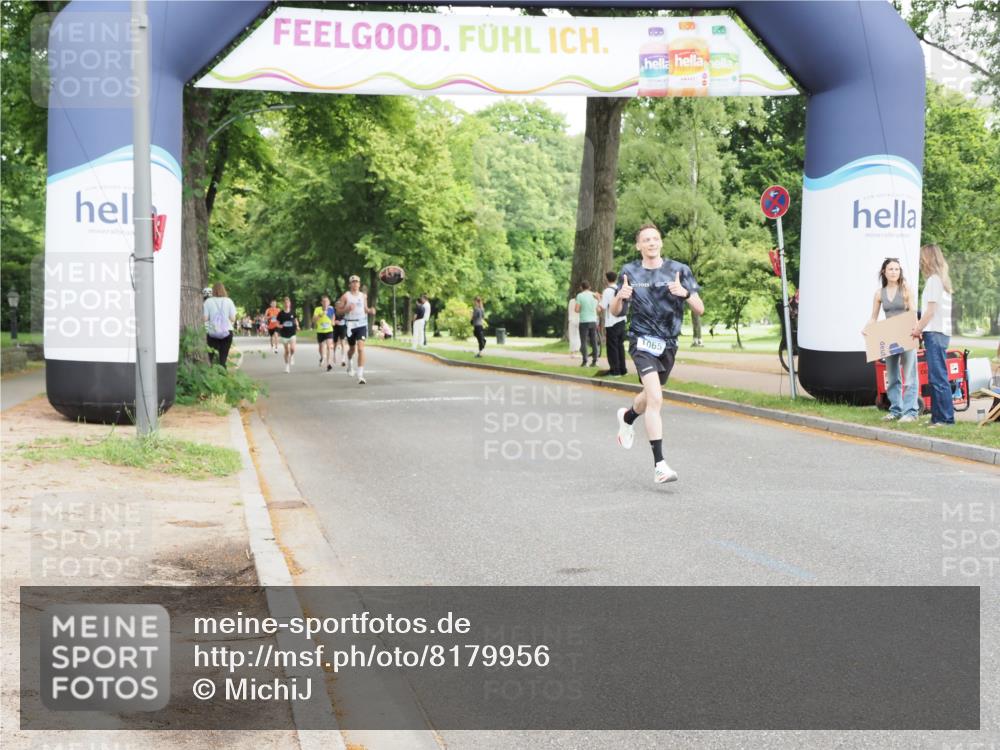 29.06.2025 - hella hamburg halbmarathon MichiJ http://msf.ph/oto/8179956 29.06.2025 10:17:08 Zwischen KM18-KM19 1065, 9079, 9097, 12341, 15136 meine-sportfotos.de