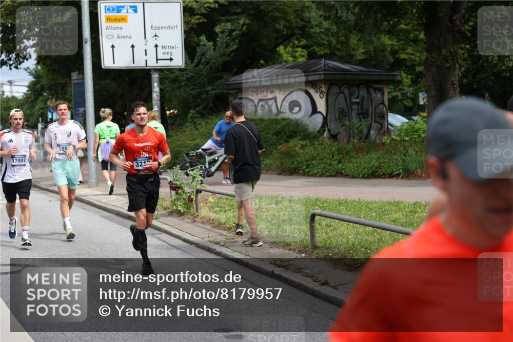 29.06.2025 - hella hamburg halbmarathon Yannick Fuchs http://msf.ph/oto/8179957 29.06.2025 10:42:47 20KM 1086, 1163, 1176, 1537, 1884, 1892, 1914, 2442, 3213, 4711, 5421, 6377, 6923, 7367, 8216, 8889, 8916, 9482, 9638, 9770, 10000, 11451, 11467, 12149, 12534, 12690, 12840, 14192, 14511, 14814, 14990, 15573, 15784, 15917, 15981, 16094, 16269, 17007, 17127, 17395, 17982, 18251, 18815, 18923, 19198 meine-sportfotos.de