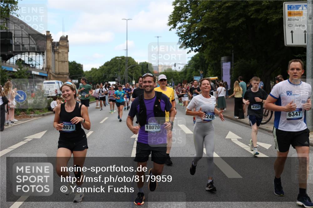 29.06.2025 - hella hamburg halbmarathon Yannick Fuchs http://msf.ph/oto/8179959 29.06.2025 11:20:42 20KM 1187, 1444, 2249, 2414, 2959, 3185, 3768, 3825, 3826, 4350, 5061, 6347, 6598, 7266, 7348, 7351, 8286, 9062, 9256, 9716, 9807, 10039, 12305, 12381, 12537, 12844, 12874, 13820, 14155, 14906, 15102, 15153, 15456, 16107, 16182, 16331, 16541, 16662, 16735, 16920, 17068, 18070, 18071, 18322, 18507, 18769, 18943 meine-sportfotos.de