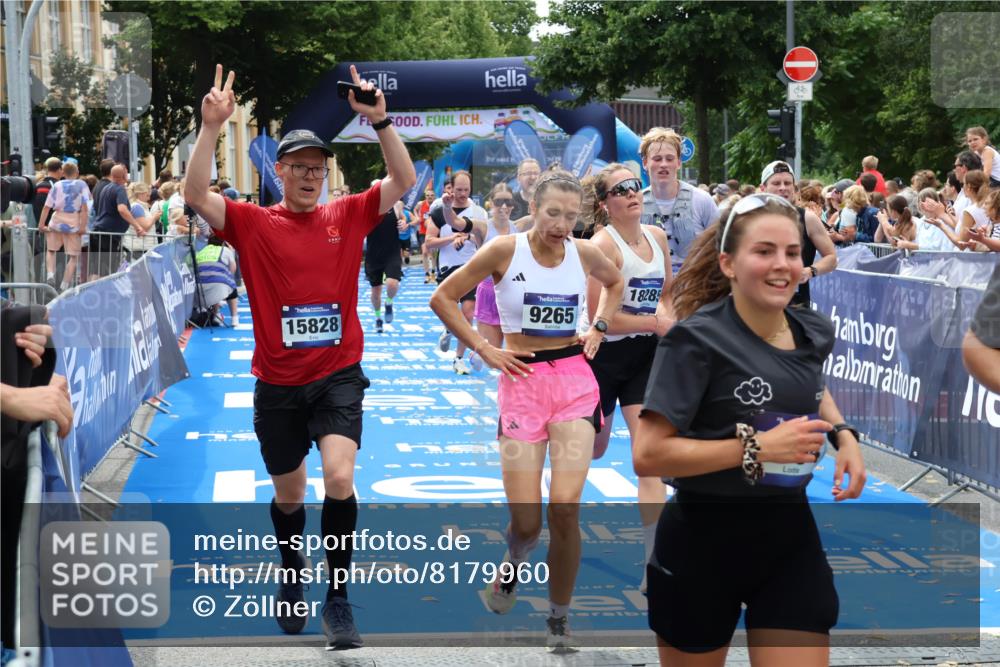 29.06.2025 - hella hamburg halbmarathon Zöllner http://msf.ph/oto/8179960 29.06.2025 10:39:41 Ziel 1358, 4398, 4888, 7152, 7154, 9265, 11284, 11806, 14077, 15094, 15336, 15828, 16761, 17215, 17360, 17425, 18154, 18285, 18803 meine-sportfotos.de