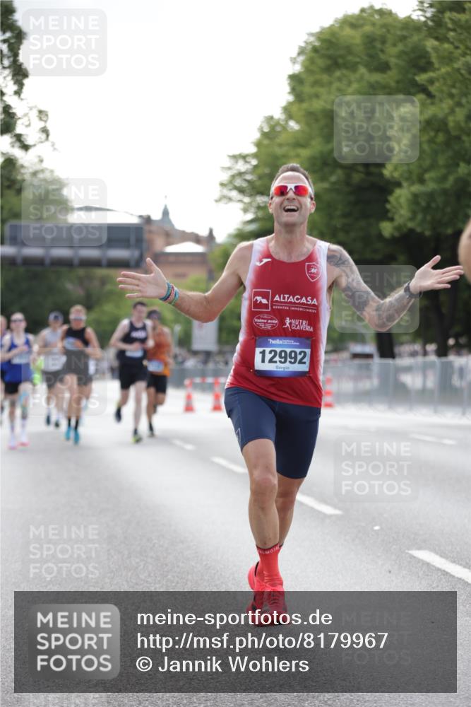 29.06.2025 - hella hamburg halbmarathon Jannik Wohlers http://msf.ph/oto/8179967 29.06.2025 09:42:33 Lombardsbrücke 5612, 7331, 7855, 9097, 9269, 11228, 11994, 12341, 12360, 12529, 12992, 13346, 14753, 14836, 18740, 19041, 19042, 19050, 19076 meine-sportfotos.de