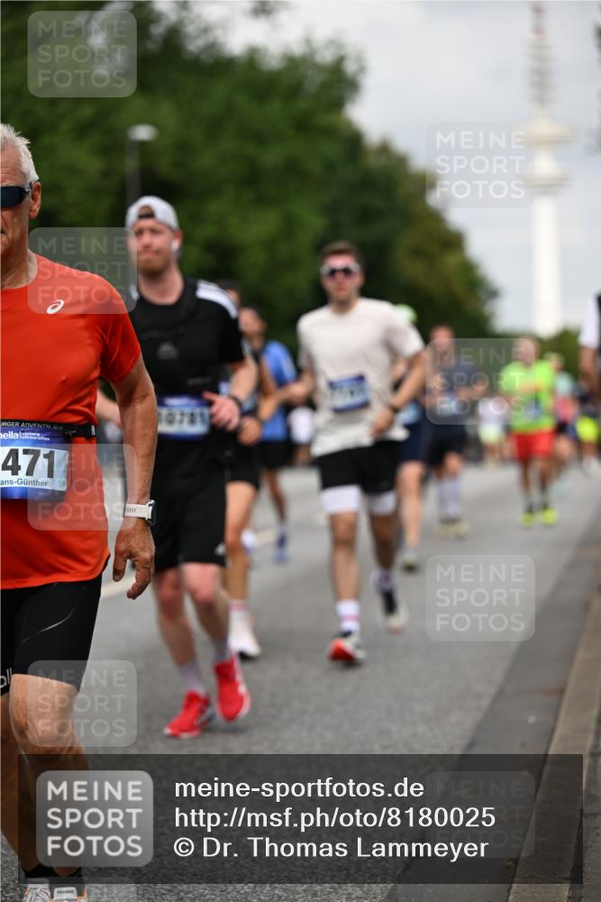 29.06.2025 - hella hamburg halbmarathon Dr. Thomas Lammeyer http://msf.ph/oto/8180025 29.06.2025 10:10:21 Kennedybrücke 1830, 1936, 2471, 2624, 3062, 4169, 4542, 5431, 6014, 7741, 8290, 8744, 8909, 9917, 10214, 10781 meine-sportfotos.de