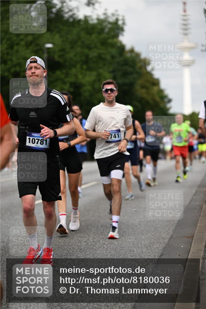 29.06.2025 - hella hamburg halbmarathon Dr. Thomas Lammeyer http://msf.ph/oto/8180036 29.06.2025 10:10:21 Kennedybrücke 1830, 1936, 2471, 2624, 3062, 4169, 4542, 5431, 6014, 7741, 8290, 8744, 8909, 9917, 10214, 10781 meine-sportfotos.de