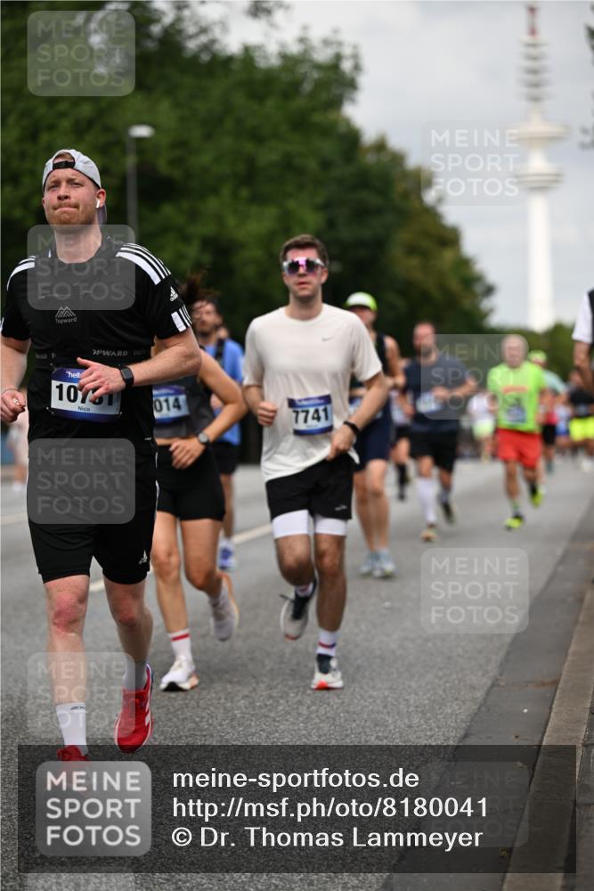 29.06.2025 - hella hamburg halbmarathon Dr. Thomas Lammeyer http://msf.ph/oto/8180041 29.06.2025 10:10:21 Kennedybrücke 1830, 1936, 2471, 2624, 3062, 4169, 4542, 5431, 6014, 7741, 8290, 8744, 8909, 9917, 10214, 10781 meine-sportfotos.de