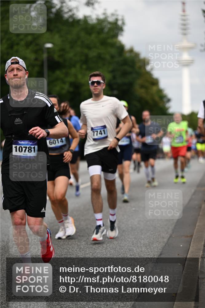 29.06.2025 - hella hamburg halbmarathon Dr. Thomas Lammeyer http://msf.ph/oto/8180048 29.06.2025 10:10:22 Kennedybrücke 1830, 1936, 2471, 2624, 3062, 4169, 4542, 5431, 6014, 7741, 8290, 8744, 8909, 9917, 10214, 10781 meine-sportfotos.de