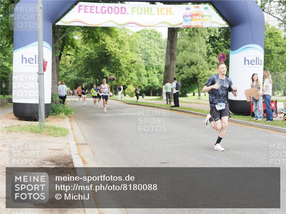 29.06.2025 - hella hamburg halbmarathon MichiJ http://msf.ph/oto/8180088 29.06.2025 10:17:09 Zwischen KM18-KM19 1065, 9079, 9097, 12341, 15136 meine-sportfotos.de
