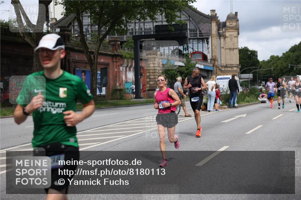 29.06.2025 - hella hamburg halbmarathon Yannick Fuchs http://msf.ph/oto/8180113 29.06.2025 10:42:49 20KM 1086, 1163, 1176, 1537, 1884, 1892, 1914, 2442, 3213, 4711, 5421, 6377, 6389, 6923, 7367, 8216, 8889, 8916, 9348, 9482, 9638, 9770, 10000, 11451, 11467, 12149, 12534, 12690, 12840, 13962, 14033, 14192, 14511, 14814, 14990, 15784, 15917, 15981, 16094, 16269, 17007, 17127, 17395, 17745, 17855, 17982, 18251, 18815, 18923, 19198 meine-sportfotos.de