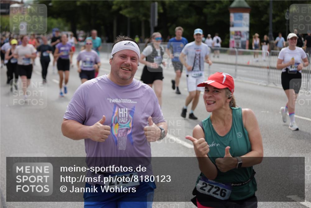29.06.2025 - hella hamburg halbmarathon Jannik Wohlers http://msf.ph/oto/8180123 29.06.2025 11:09:41 Lombardsbrücke 1289, 1299, 1301, 2724, 3498, 3500, 4058, 5555, 5558, 6323, 6434, 8043, 8119, 8740, 9300, 10164, 11170, 11171, 11754, 11894, 12085, 12243, 13012, 13408, 13597, 13858, 14147, 14156, 14401, 14658, 15181, 15440, 15638, 16272, 16324, 16373, 16814, 17114, 17375, 18351, 18749 meine-sportfotos.de