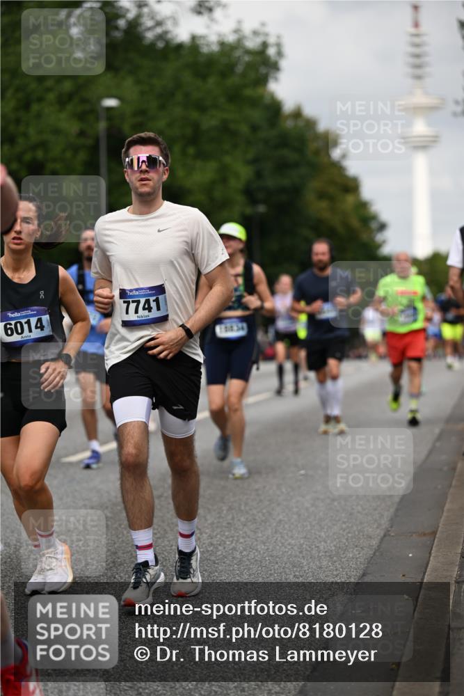29.06.2025 - hella hamburg halbmarathon Dr. Thomas Lammeyer http://msf.ph/oto/8180128 29.06.2025 10:10:22 Kennedybrücke 1830, 1936, 2471, 2624, 3062, 4169, 4542, 5431, 6014, 7741, 8290, 8744, 8909, 9917, 10214, 10781 meine-sportfotos.de