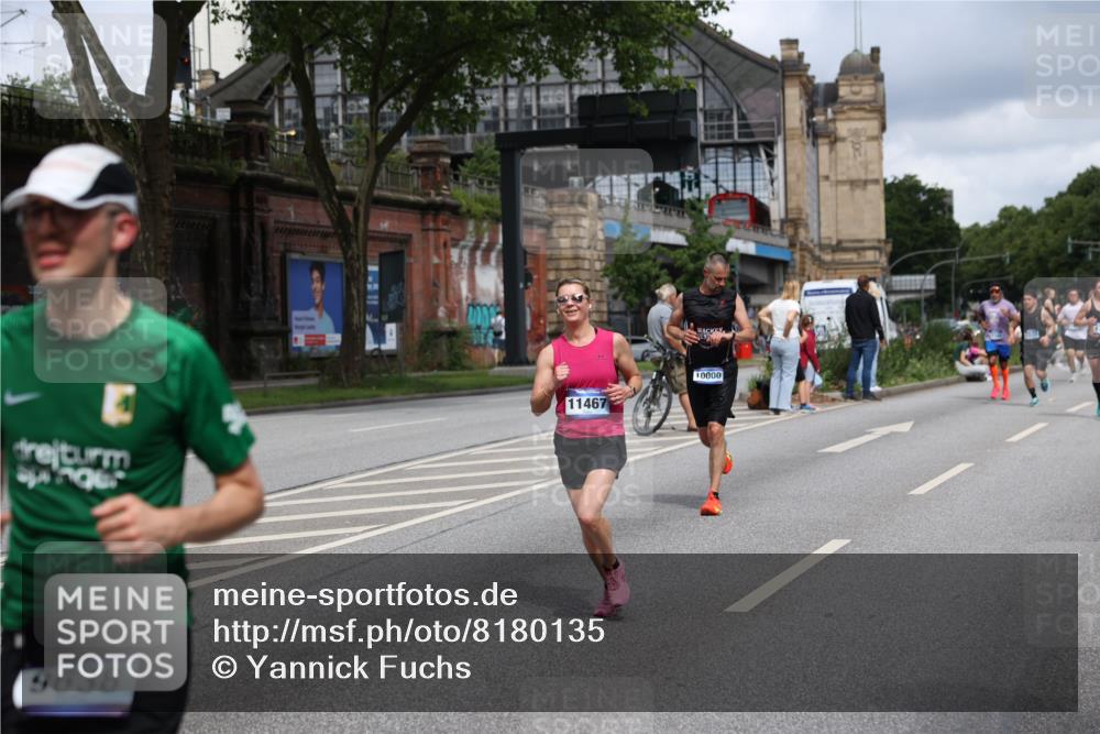 29.06.2025 - hella hamburg halbmarathon Yannick Fuchs http://msf.ph/oto/8180135 29.06.2025 10:42:49 20KM 1086, 1163, 1176, 1537, 1884, 1892, 1914, 2442, 3213, 4711, 5421, 6377, 6389, 6923, 7367, 8216, 8889, 8916, 9348, 9482, 9638, 9770, 10000, 11451, 11467, 12149, 12534, 12690, 12840, 13962, 14033, 14192, 14511, 14814, 14990, 15784, 15917, 15981, 16094, 16269, 17007, 17127, 17395, 17745, 17855, 17982, 18251, 18815, 18923, 19198 meine-sportfotos.de