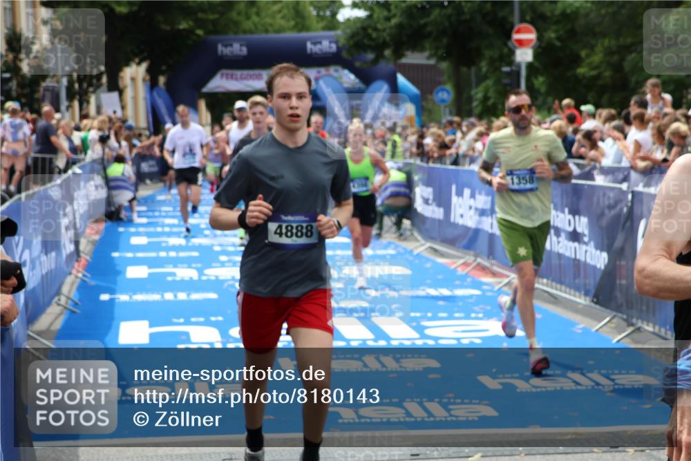 29.06.2025 - hella hamburg halbmarathon Zöllner http://msf.ph/oto/8180143 29.06.2025 10:39:47 Ziel 1358, 1975, 4398, 4888, 13190, 14204, 15435, 15744, 16580, 16761, 17005, 17425, 17792, 18013 meine-sportfotos.de