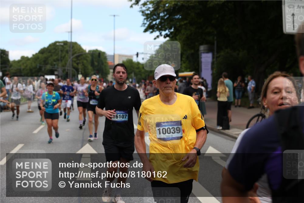 29.06.2025 - hella hamburg halbmarathon Yannick Fuchs http://msf.ph/oto/8180162 29.06.2025 11:20:43 20KM 1187, 1444, 2249, 2414, 2959, 3185, 3579, 3768, 3825, 3826, 4350, 5061, 6347, 6598, 7266, 7348, 7351, 8286, 9062, 9256, 9716, 9807, 10039, 12305, 12381, 12844, 12874, 13820, 14155, 14906, 15102, 15153, 15456, 16107, 16182, 16331, 16541, 16662, 16735, 16920, 17068, 18070, 18071, 18322, 18507, 18769, 18943 meine-sportfotos.de
