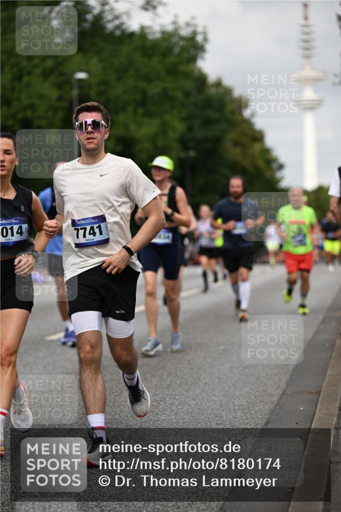 29.06.2025 - hella hamburg halbmarathon Dr. Thomas Lammeyer http://msf.ph/oto/8180174 29.06.2025 10:10:23 Kennedybrücke 1766, 1830, 1936, 2471, 2624, 3062, 4169, 4542, 5431, 6014, 7741, 8290, 8744, 8909, 10214, 10781 meine-sportfotos.de