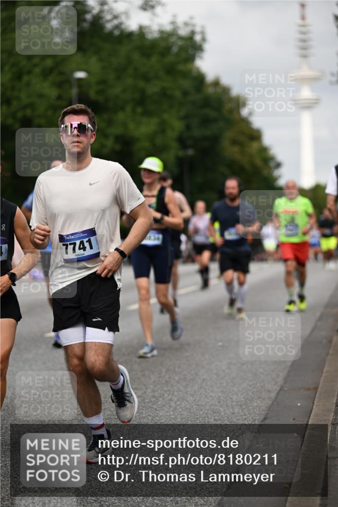 29.06.2025 - hella hamburg halbmarathon Dr. Thomas Lammeyer http://msf.ph/oto/8180211 29.06.2025 10:10:23 Kennedybrücke 1766, 1830, 1936, 2471, 2624, 3062, 4169, 4542, 5431, 6014, 7741, 8290, 8744, 8909, 10214, 10781 meine-sportfotos.de