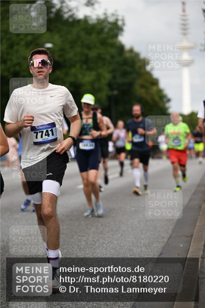 29.06.2025 - hella hamburg halbmarathon Dr. Thomas Lammeyer http://msf.ph/oto/8180220 29.06.2025 10:10:23 Kennedybrücke 1766, 1830, 1936, 2471, 2624, 3062, 4169, 4542, 5431, 6014, 7741, 8290, 8744, 8909, 10214, 10781 meine-sportfotos.de