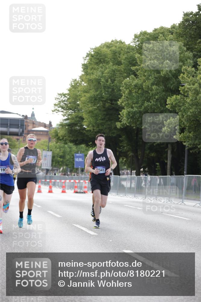 29.06.2025 - hella hamburg halbmarathon Jannik Wohlers http://msf.ph/oto/8180221 29.06.2025 09:42:36 Lombardsbrücke 4338, 5301, 5612, 9097, 9385, 11228, 11994, 12341, 12529, 12992, 13346, 14728, 18740, 19076 meine-sportfotos.de