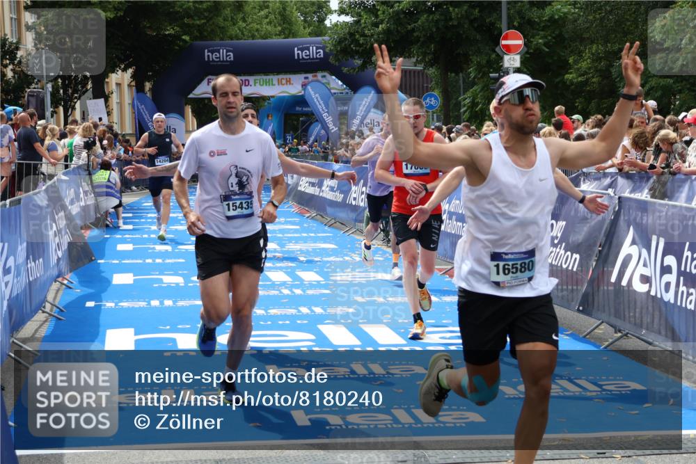 29.06.2025 - hella hamburg halbmarathon Zöllner http://msf.ph/oto/8180240 29.06.2025 10:39:50 Ziel 1975, 2525, 2573, 13190, 14204, 15435, 15744, 16580, 17005, 17792, 18013 meine-sportfotos.de