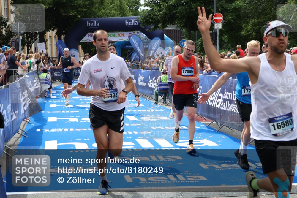 29.06.2025 - hella hamburg halbmarathon Zöllner http://msf.ph/oto/8180249 29.06.2025 10:39:51 Ziel 1975, 2525, 2573, 6149, 11714, 13190, 14204, 15435, 15744, 15813, 16580, 17005, 17792, 18013 meine-sportfotos.de