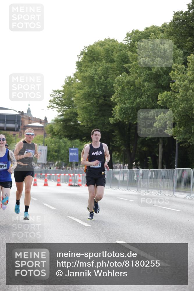 29.06.2025 - hella hamburg halbmarathon Jannik Wohlers http://msf.ph/oto/8180255 29.06.2025 09:42:36 Lombardsbrücke 4338, 5301, 5612, 9097, 9385, 11228, 11994, 12341, 12529, 12992, 13346, 14728, 18740, 19076 meine-sportfotos.de