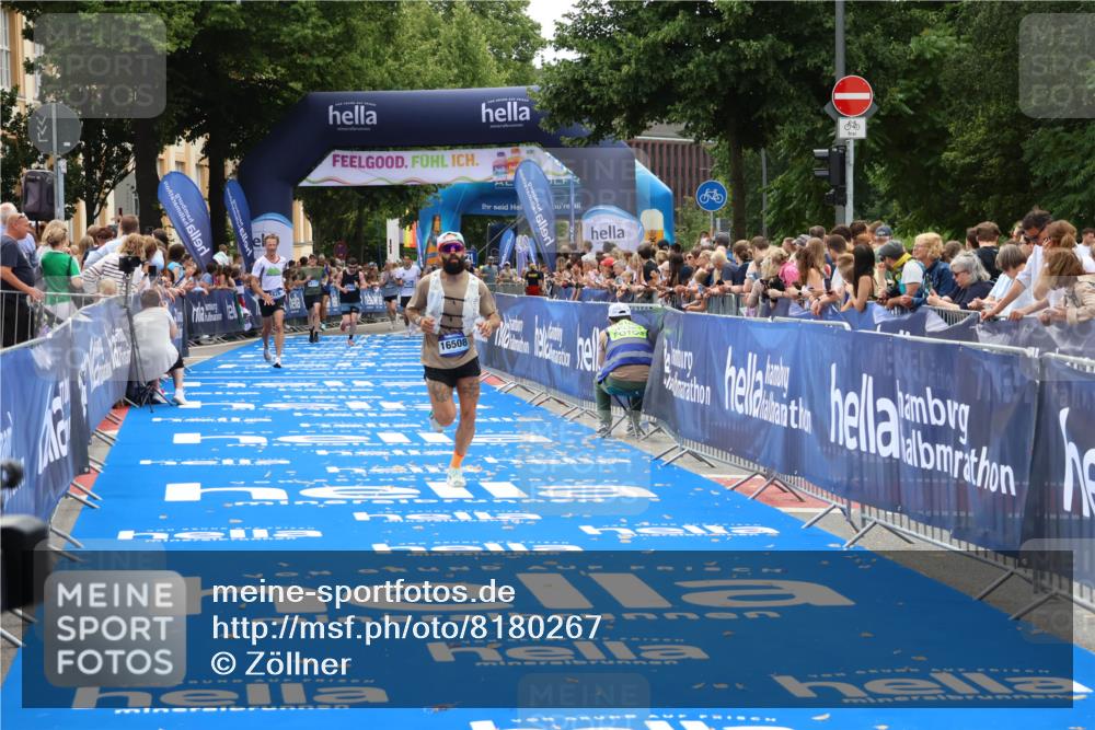 29.06.2025 - hella hamburg halbmarathon Zöllner http://msf.ph/oto/8180267 29.06.2025 10:31:04 Ziel 5826, 16508 meine-sportfotos.de