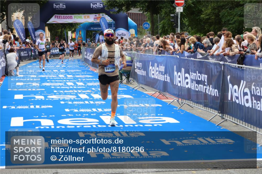 29.06.2025 - hella hamburg halbmarathon Zöllner http://msf.ph/oto/8180296 29.06.2025 10:31:06 Ziel 5826, 10929, 16508 meine-sportfotos.de