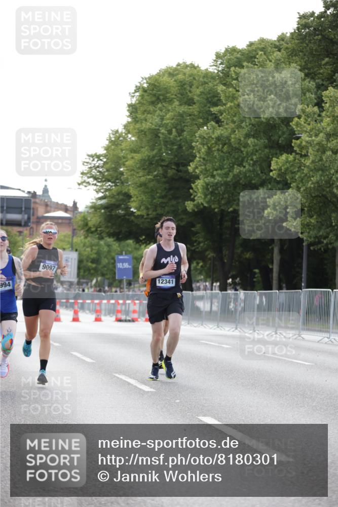 29.06.2025 - hella hamburg halbmarathon Jannik Wohlers http://msf.ph/oto/8180301 29.06.2025 09:42:36 Lombardsbrücke 4338, 5301, 5612, 9097, 9385, 11228, 11994, 12341, 12529, 12992, 13346, 14728, 18740, 19076 meine-sportfotos.de