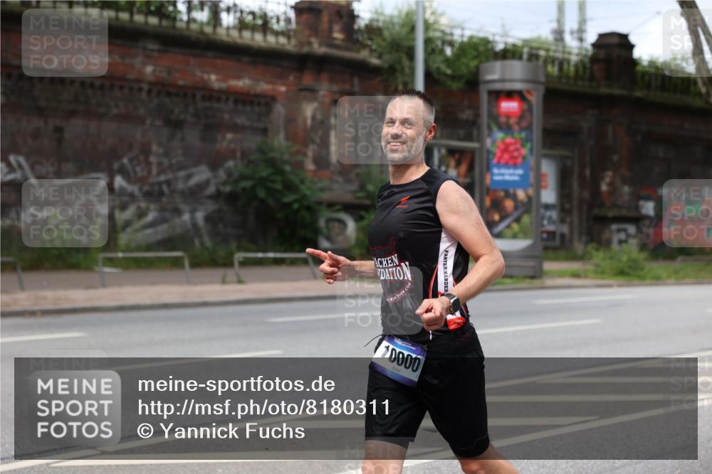 29.06.2025 - hella hamburg halbmarathon Yannick Fuchs http://msf.ph/oto/8180311 29.06.2025 10:42:53 20KM 1163, 1176, 1537, 1884, 1892, 2442, 3213, 3985, 4711, 5421, 6389, 6923, 8889, 8916, 9348, 9638, 9770, 10000, 11451, 11467, 12149, 12534, 12690, 12840, 13962, 14033, 14192, 14511, 14990, 15784, 15917, 15981, 16094, 17007, 17127, 17395, 17745, 17855, 17982, 18251, 18598, 18815, 18923 meine-sportfotos.de