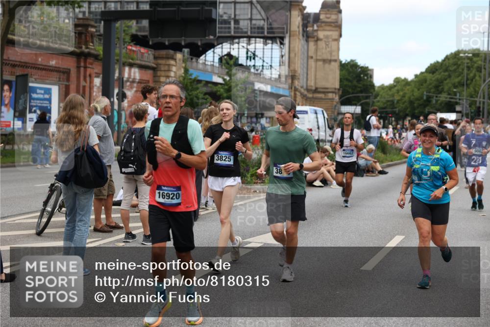 29.06.2025 - hella hamburg halbmarathon Yannick Fuchs http://msf.ph/oto/8180315 29.06.2025 11:20:44 20KM 1187, 1444, 2249, 2414, 2959, 3185, 3579, 3768, 3825, 3826, 4350, 5061, 6347, 6598, 6951, 7266, 7348, 7351, 8286, 9062, 9256, 9716, 9807, 10039, 12305, 12381, 12844, 12874, 13820, 14155, 14906, 15102, 15153, 15456, 16107, 16182, 16331, 16541, 16662, 16735, 16920, 17068, 18070, 18071, 18322, 18507, 18769, 18943 meine-sportfotos.de