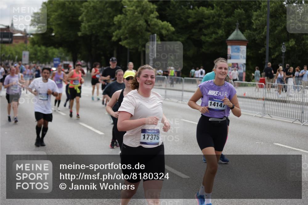 29.06.2025 - hella hamburg halbmarathon Jannik Wohlers http://msf.ph/oto/8180324 29.06.2025 11:09:45 Lombardsbrücke 1289, 3472, 3498, 3500, 4058, 4581, 5555, 5558, 6323, 6434, 8043, 8119, 8740, 9300, 10121, 10164, 11170, 11171, 11754, 12243, 13012, 13408, 13597, 14147, 14156, 14401, 14658, 15028, 16272, 16324, 16373, 16814, 17114, 17375, 18351, 18749 meine-sportfotos.de