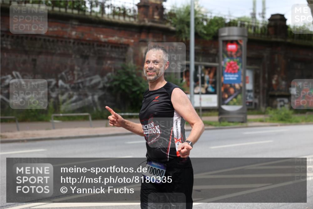 29.06.2025 - hella hamburg halbmarathon Yannick Fuchs http://msf.ph/oto/8180335 29.06.2025 10:42:53 20KM 1163, 1176, 1537, 1884, 1892, 2442, 3213, 3985, 4711, 5421, 6389, 6923, 8889, 8916, 9348, 9638, 9770, 10000, 11451, 11467, 12149, 12534, 12690, 12840, 13962, 14033, 14192, 14511, 14990, 15784, 15917, 15981, 16094, 17007, 17127, 17395, 17745, 17855, 17982, 18251, 18598, 18815, 18923 meine-sportfotos.de
