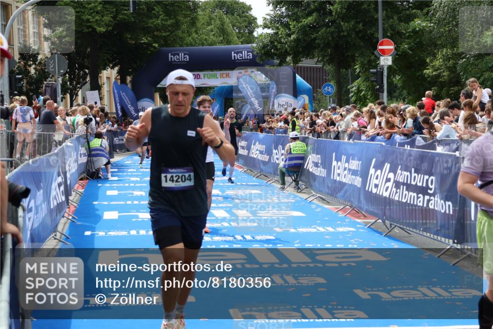 29.06.2025 - hella hamburg halbmarathon Zöllner http://msf.ph/oto/8180356 29.06.2025 10:39:54 Ziel 1603, 1975, 2525, 2563, 2573, 4766, 6149, 7981, 11714, 14204, 15744, 15813 meine-sportfotos.de