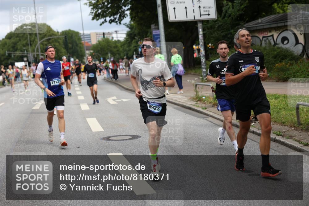 29.06.2025 - hella hamburg halbmarathon Yannick Fuchs http://msf.ph/oto/8180371 29.06.2025 10:42:55 20KM 1163, 1176, 1537, 1884, 1892, 2260, 3213, 3985, 4711, 5421, 6389, 6923, 8889, 9348, 9638, 9661, 9770, 10000, 11451, 11467, 12149, 12534, 12690, 12840, 13009, 13183, 13450, 13962, 14033, 14192, 14511, 14990, 15384, 15784, 15917, 15981, 17007, 17127, 17395, 17745, 17855, 17982, 18251, 18598, 18815 meine-sportfotos.de