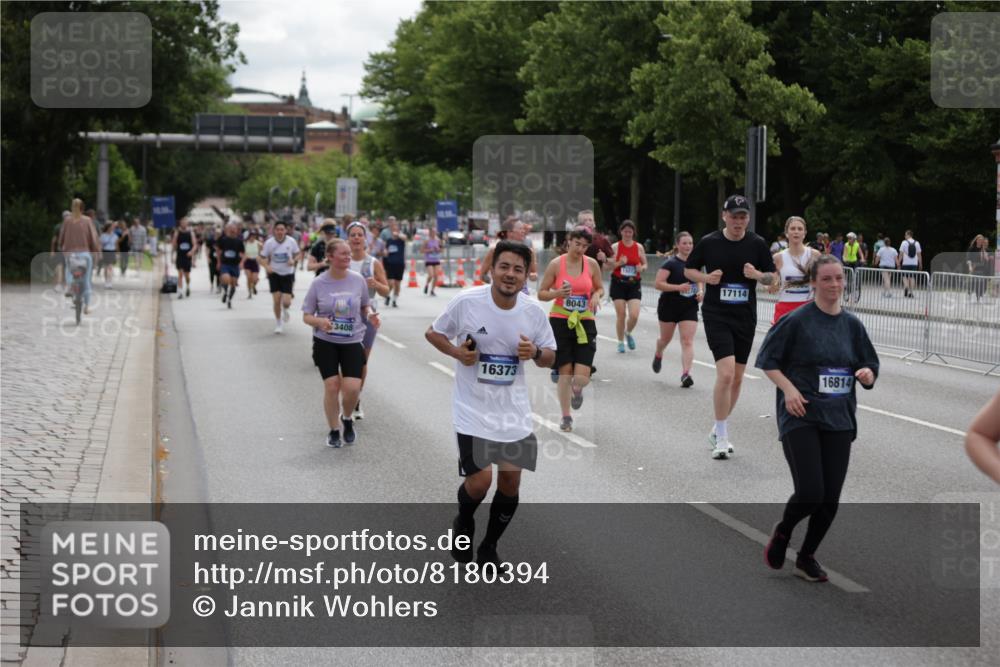 29.06.2025 - hella hamburg halbmarathon Jannik Wohlers http://msf.ph/oto/8180394 29.06.2025 11:09:47 Lombardsbrücke 1289, 3472, 3498, 3500, 4058, 4581, 5555, 5558, 6323, 8043, 8119, 8740, 10121, 10164, 11170, 11171, 11754, 12243, 12784, 13012, 13408, 13597, 14147, 14156, 14401, 14658, 15028, 16272, 16324, 16373, 16814, 17114, 17375, 18351, 18749 meine-sportfotos.de