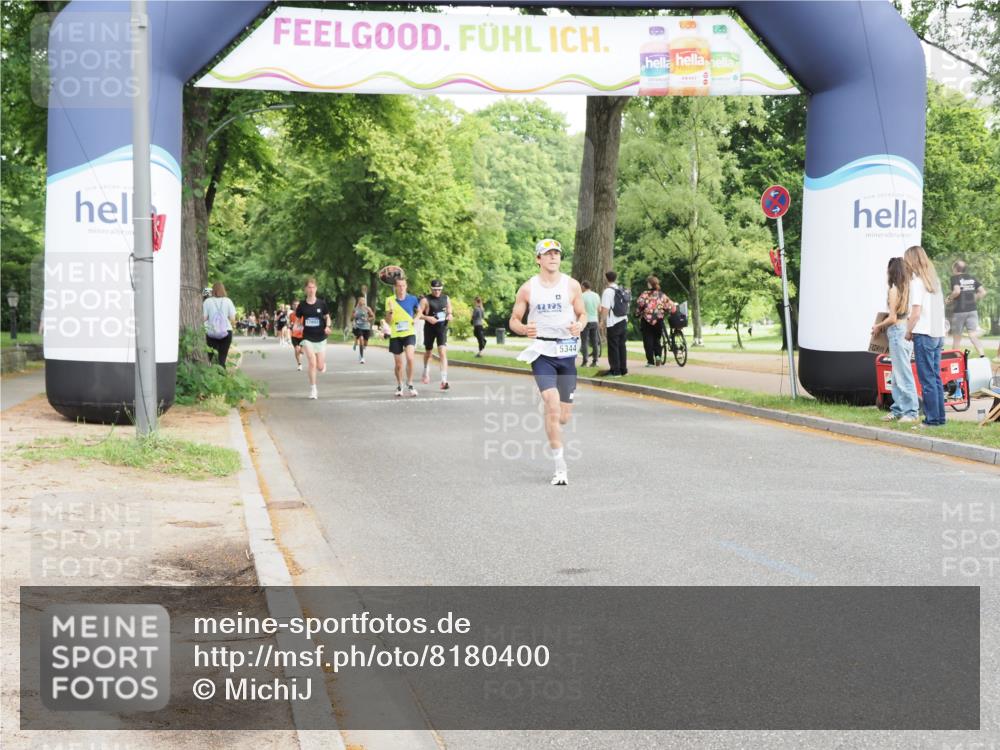 29.06.2025 - hella hamburg halbmarathon MichiJ http://msf.ph/oto/8180400 29.06.2025 10:17:12 Zwischen KM18-KM19 1065, 5344, 9097, 15136 meine-sportfotos.de
