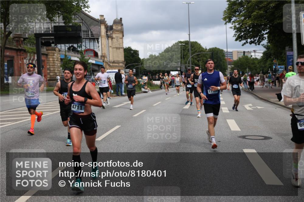 29.06.2025 - hella hamburg halbmarathon Yannick Fuchs http://msf.ph/oto/8180401 29.06.2025 10:42:55 20KM 1163, 1176, 1537, 1884, 1892, 2260, 3213, 3985, 4711, 5421, 6389, 6923, 8889, 9348, 9638, 9661, 9770, 10000, 11451, 11467, 12149, 12534, 12690, 12840, 13009, 13183, 13450, 13962, 14033, 14192, 14511, 14990, 15384, 15784, 15917, 15981, 17007, 17127, 17395, 17745, 17855, 17982, 18251, 18598, 18815 meine-sportfotos.de