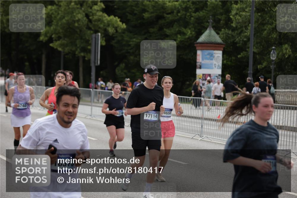 29.06.2025 - hella hamburg halbmarathon Jannik Wohlers http://msf.ph/oto/8180417 29.06.2025 11:09:48 Lombardsbrücke 1289, 3472, 4581, 5555, 5558, 8043, 8119, 8740, 10121, 10164, 10447, 10448, 11754, 12243, 12784, 13012, 13408, 13597, 14147, 14156, 14658, 15028, 16272, 16324, 16373, 16814, 17114, 17375, 18351, 18749 meine-sportfotos.de