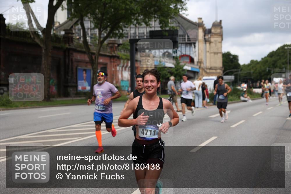 29.06.2025 - hella hamburg halbmarathon Yannick Fuchs http://msf.ph/oto/8180438 29.06.2025 10:42:56 20KM 1163, 1176, 1537, 1884, 1892, 2260, 3213, 3985, 4711, 4847, 4890, 5421, 6389, 6923, 8889, 9348, 9661, 9770, 10000, 11451, 11467, 12149, 12534, 12690, 12840, 13009, 13183, 13450, 13962, 14033, 14192, 14511, 14990, 15384, 15784, 15917, 15981, 17007, 17127, 17395, 17745, 17855, 17982, 18251, 18598, 18815, 18887 meine-sportfotos.de